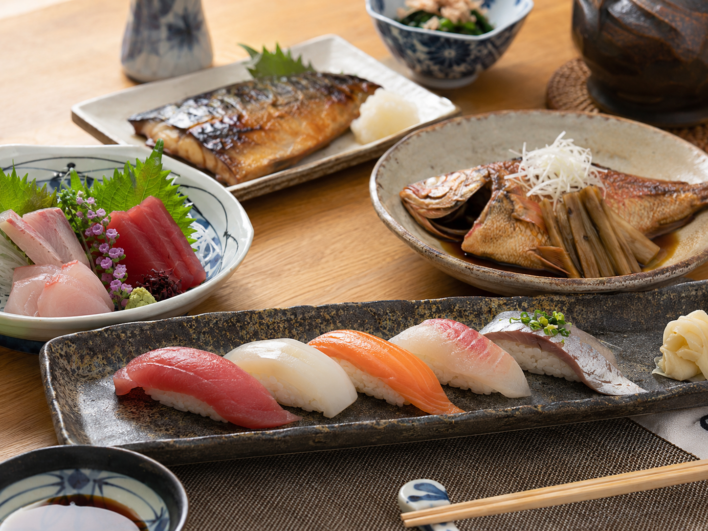 刺身や寿司と加熱した魚料理の選択例